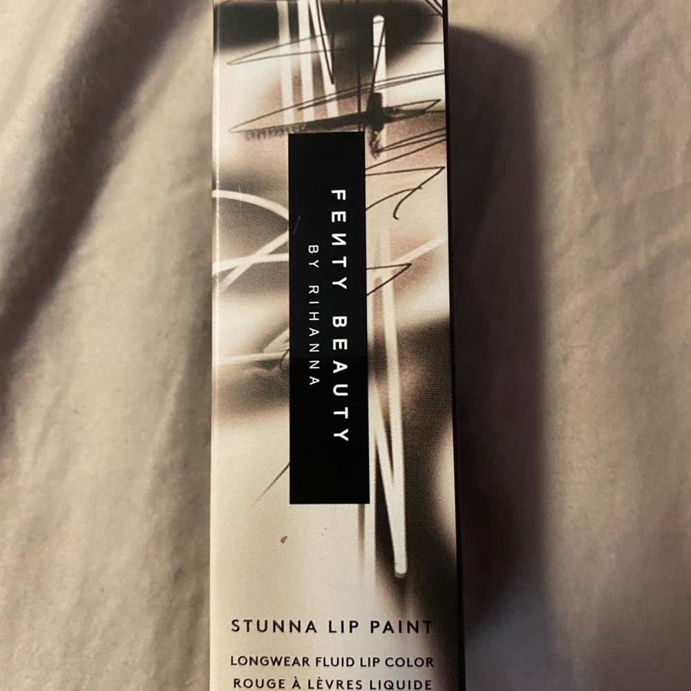 Fenty beauty lip matte in unbutton